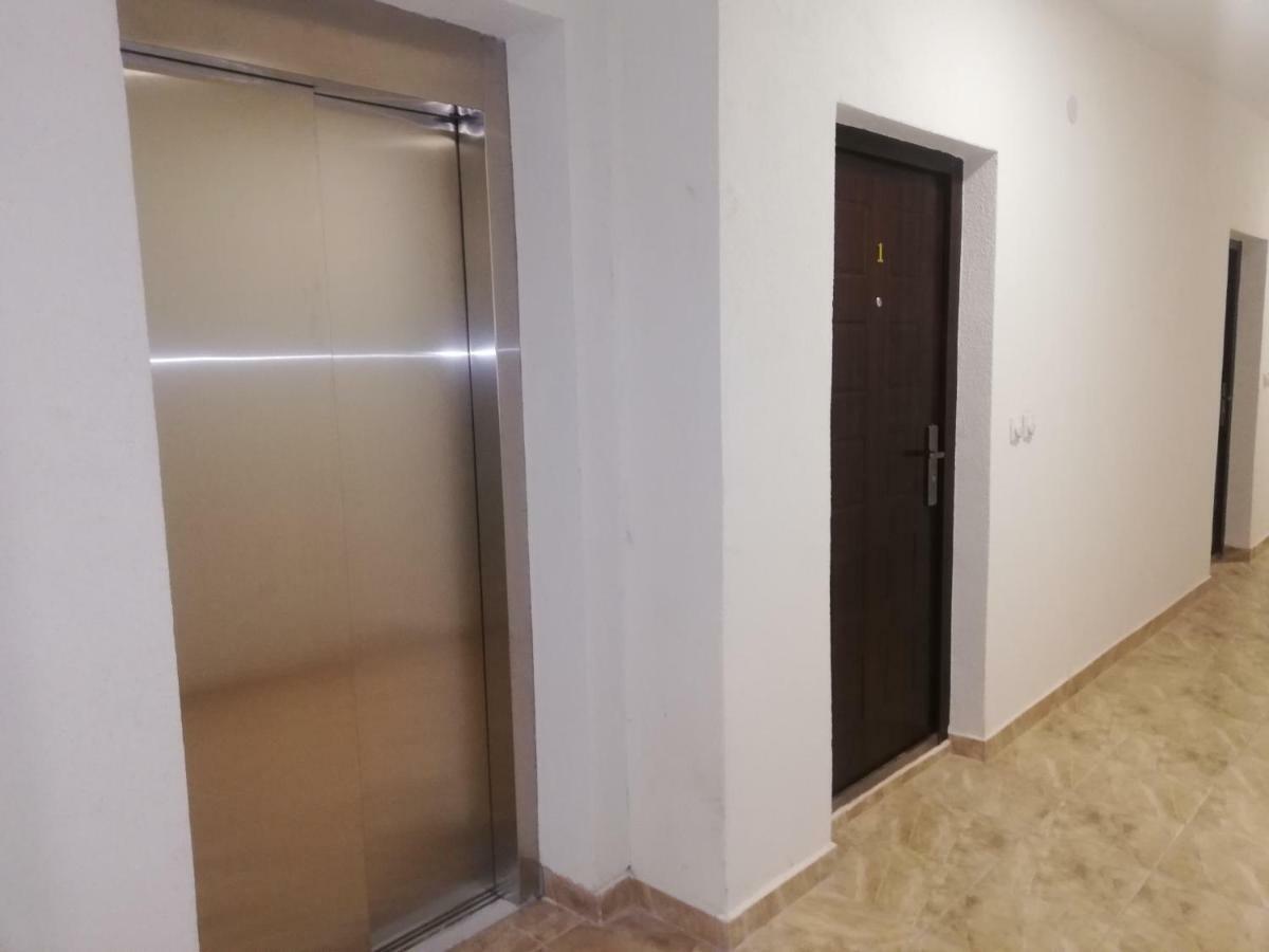 Laguna Apartman 2 Ni Exterior foto